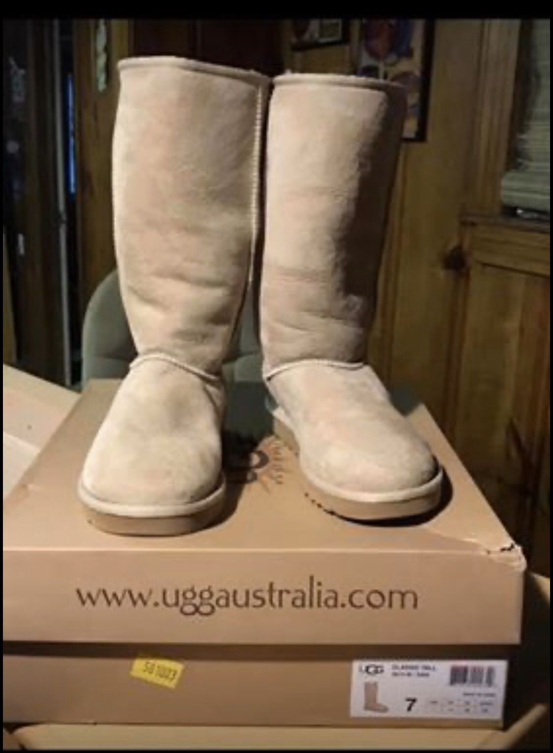 Boots for Women’s brand UGG size 7