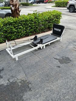 PAETA Foldable Pilates Reformer Machine (like new)