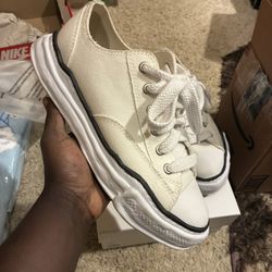 Maison Mihara White Size 10