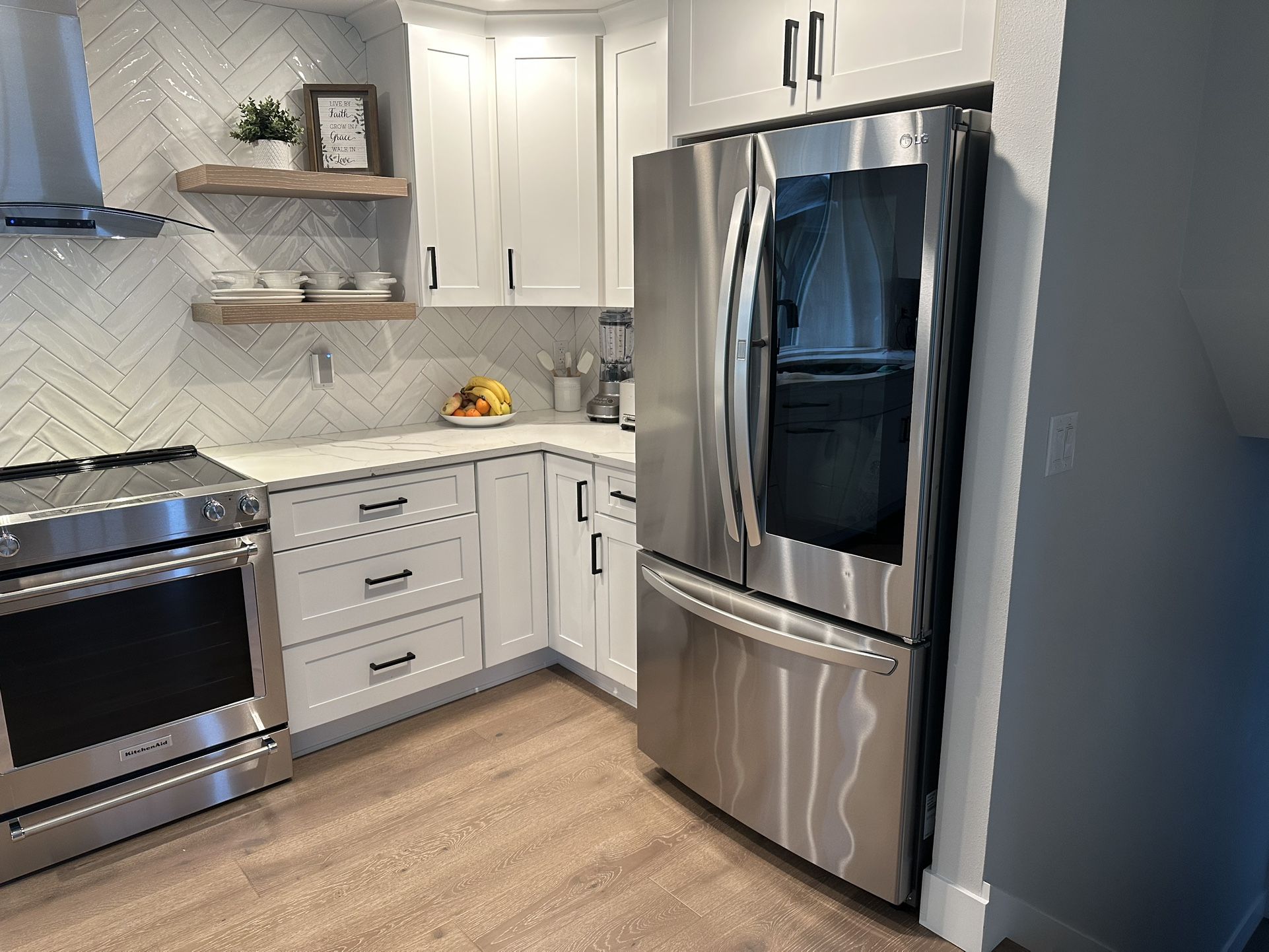 LG - Refrigerator
