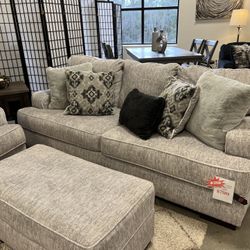 BRAND NEW SOFA - (in Packaging)