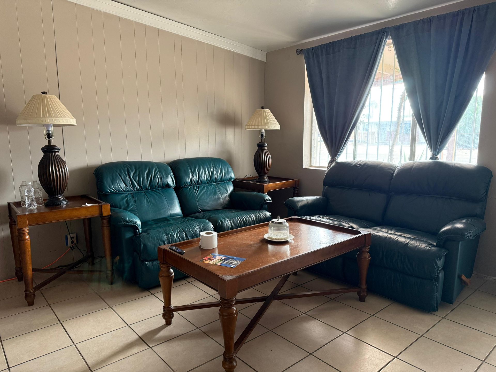 Lather Recliner Sofas , Center Table, Corner Tables And Lamps