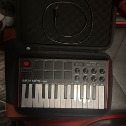 AKAI MPK mini 