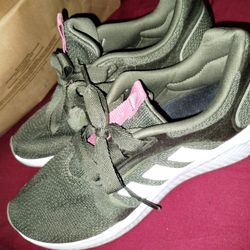Adidas Size 7 Women