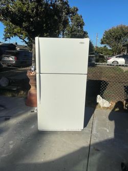 Garage refrigerator Delivery available tefrigerador de garage