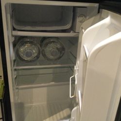 Magic Chef Mini Fridge