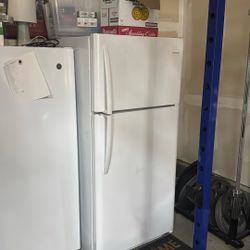 Refrigerator W/Freezer