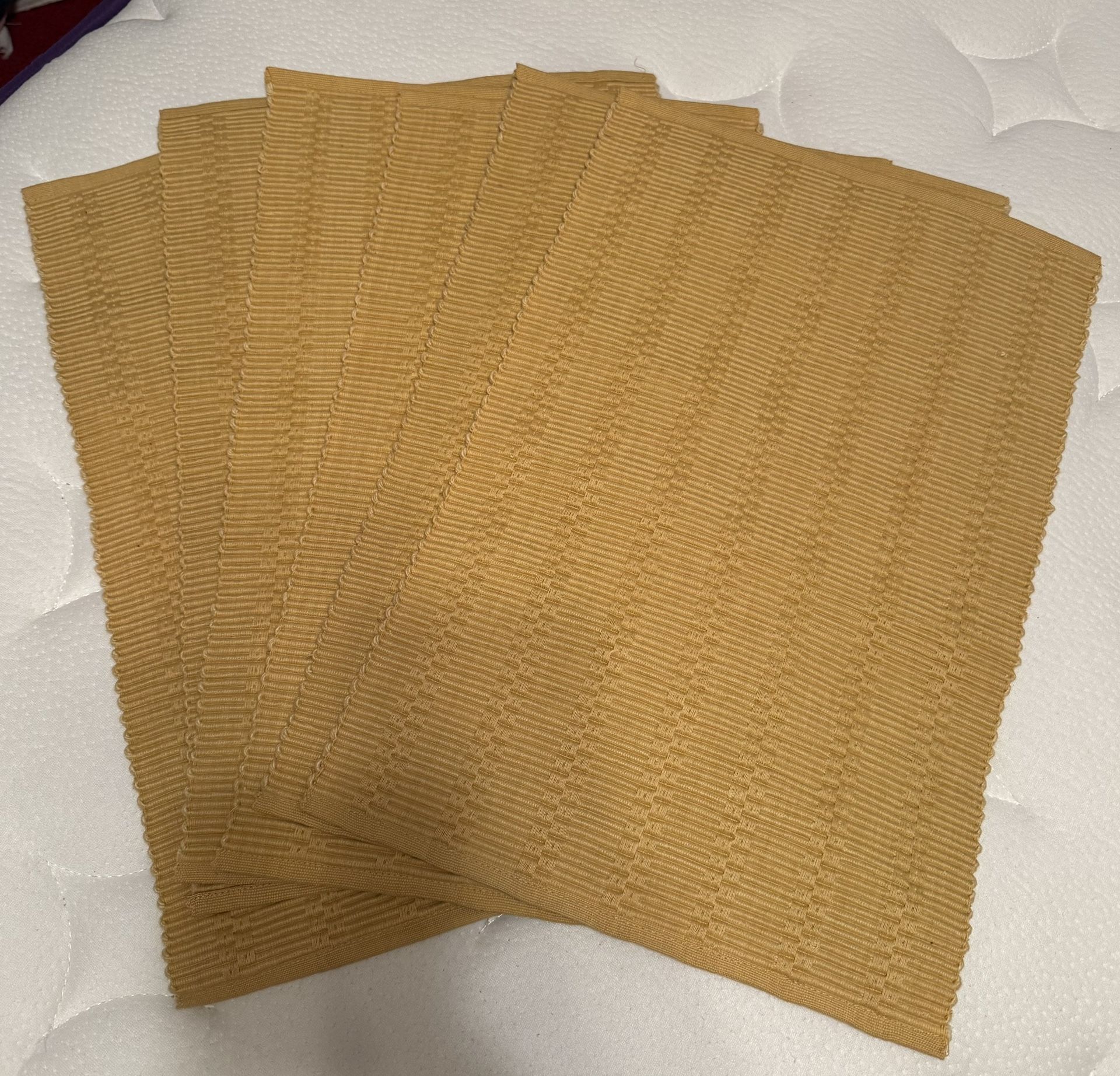 Burbank Place Mat Color Wheat