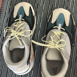 Kids Yeezy Boost 700