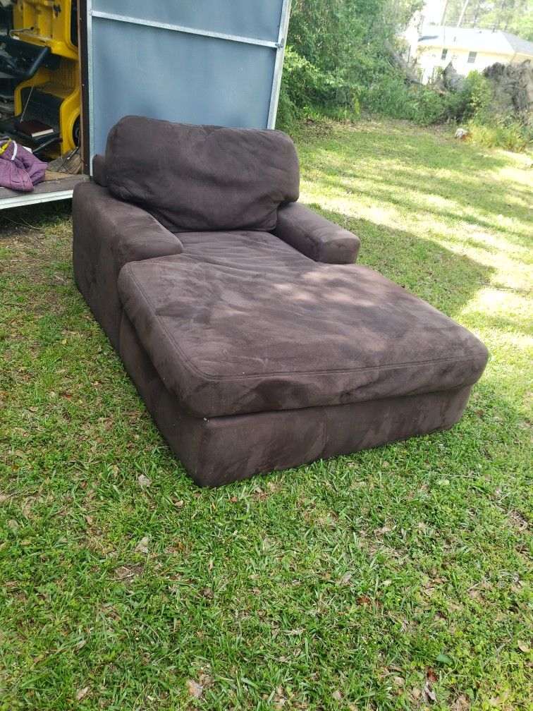 PUFFY CHAISE Dark Brown 69x38x47 Clean