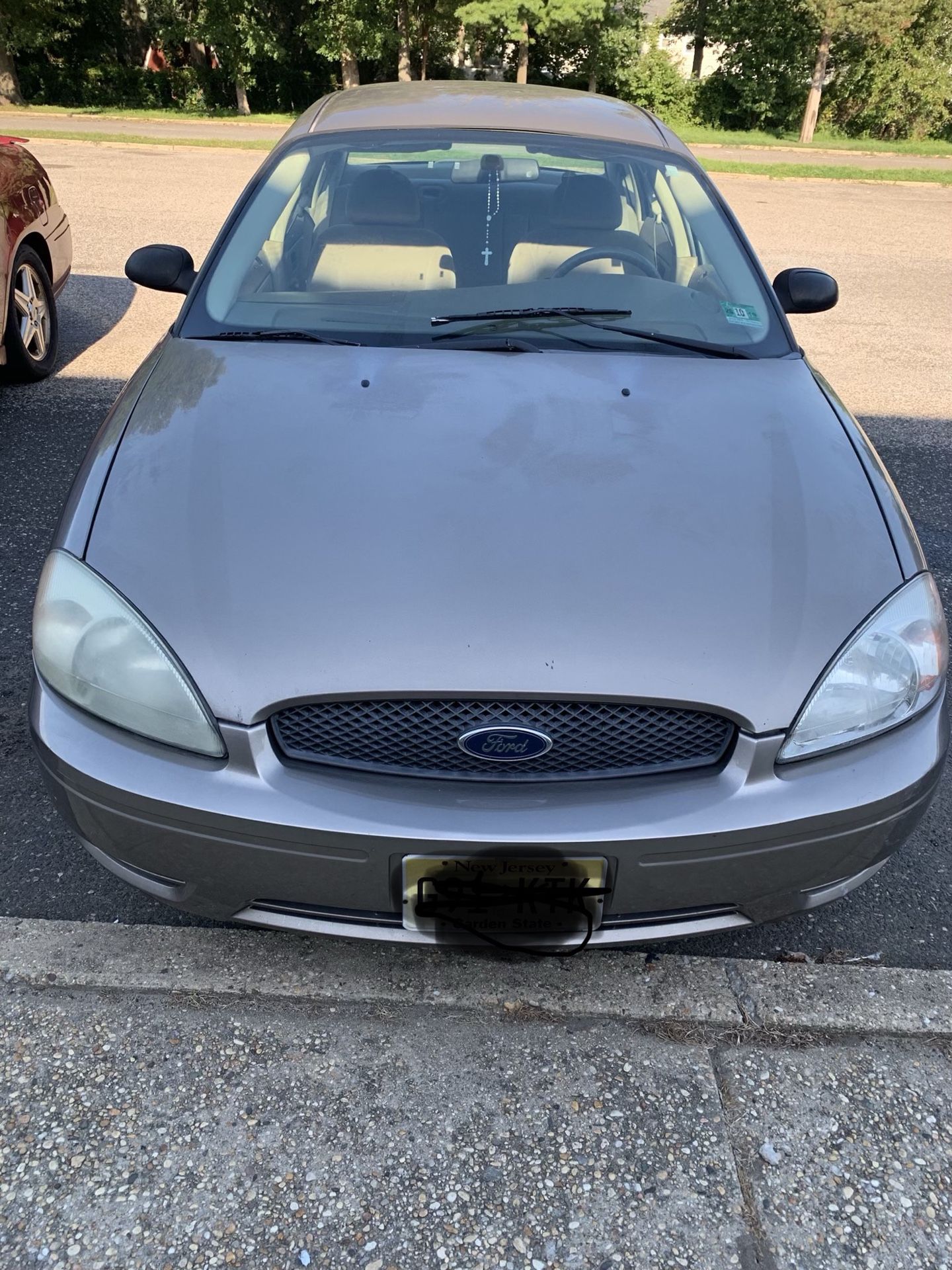 2004 Ford Taurus