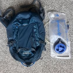Outdoor Hiking Backpack W/Water Bladder 