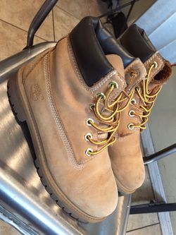Timberland boots SIZE 4.5