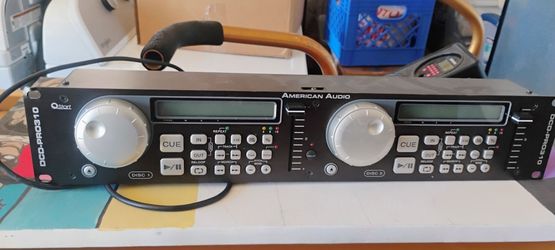 American Audio DCD-Pro310 Professional DJ Dual CD Player.