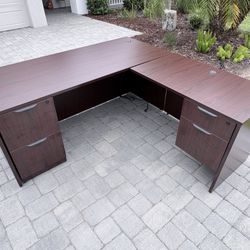 L Shaped desk with locking filing cabinets 