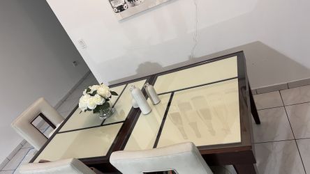Perfect Condition Dining Table 