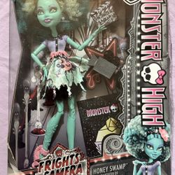 Honey Swamp Doll - Mattel The Monster High Frights Camera Action!