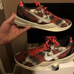 Kobe 8 Milksnake Size 10.5 