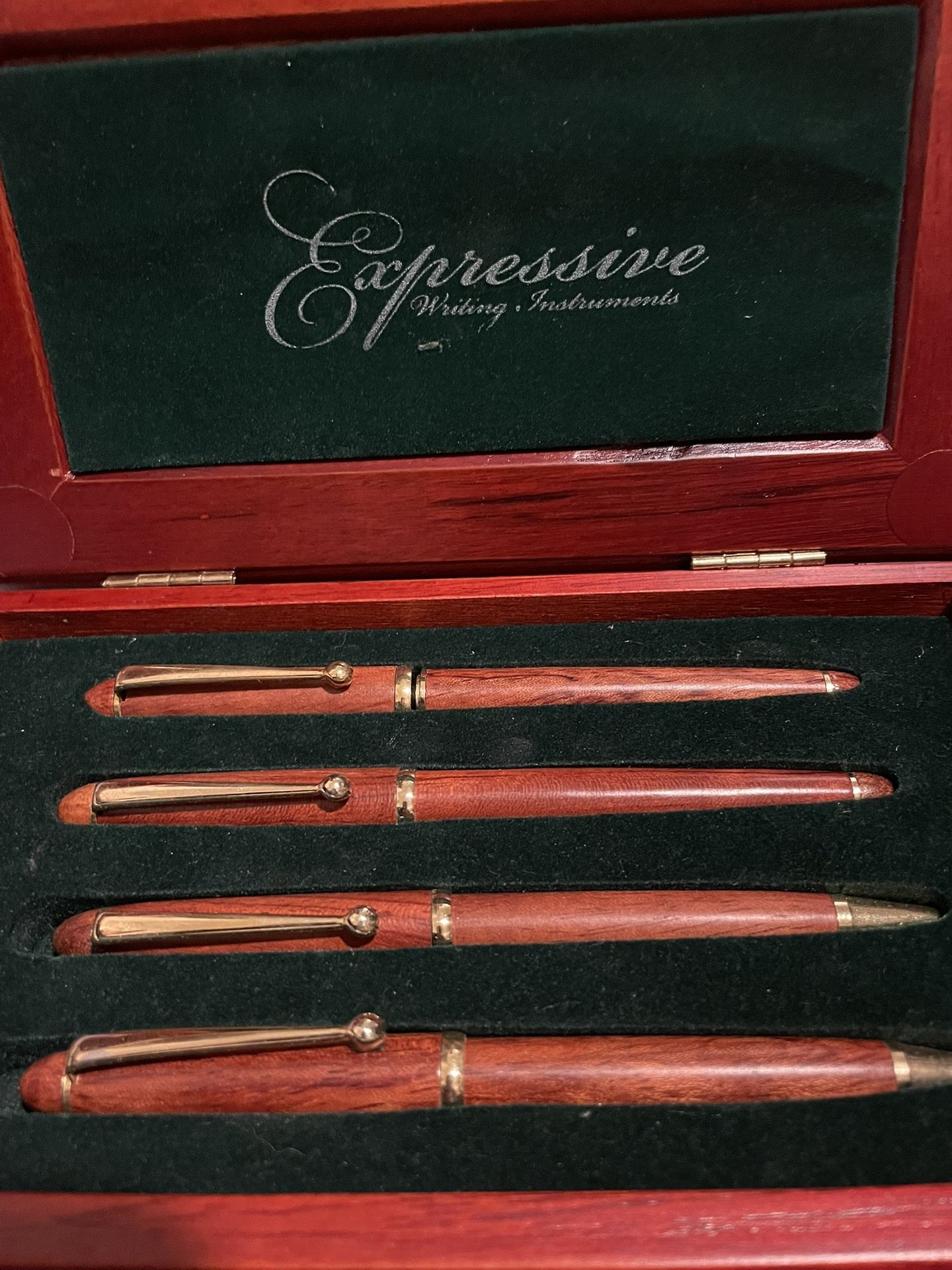 Expressive Writing Pen Set!