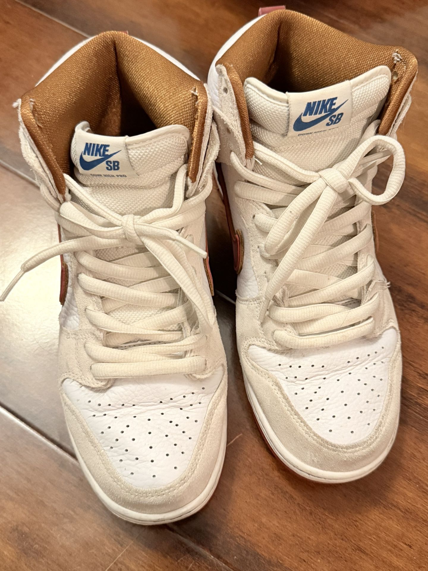 NIKE DUNK HI