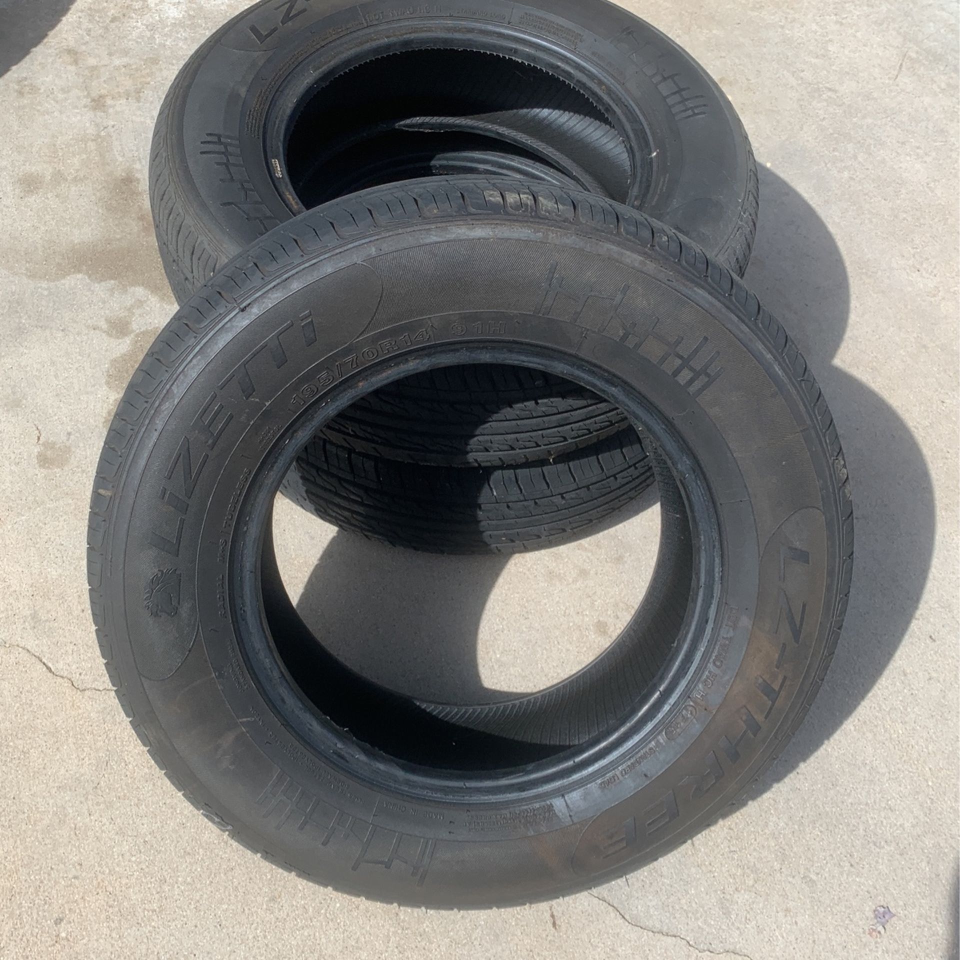 195x70x14 Tires More Than 50% Tread Life