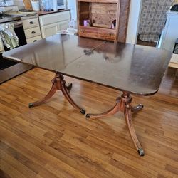 Antique Drexel Table with 3 Leaves And Cover
