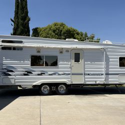 2005 Weekend Warrior 26fb Toyhauler 