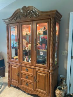 Wynwood Hutch with matching table