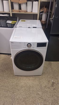 LG
7.4 cu. ft. Large  Front Load Gas Dryer