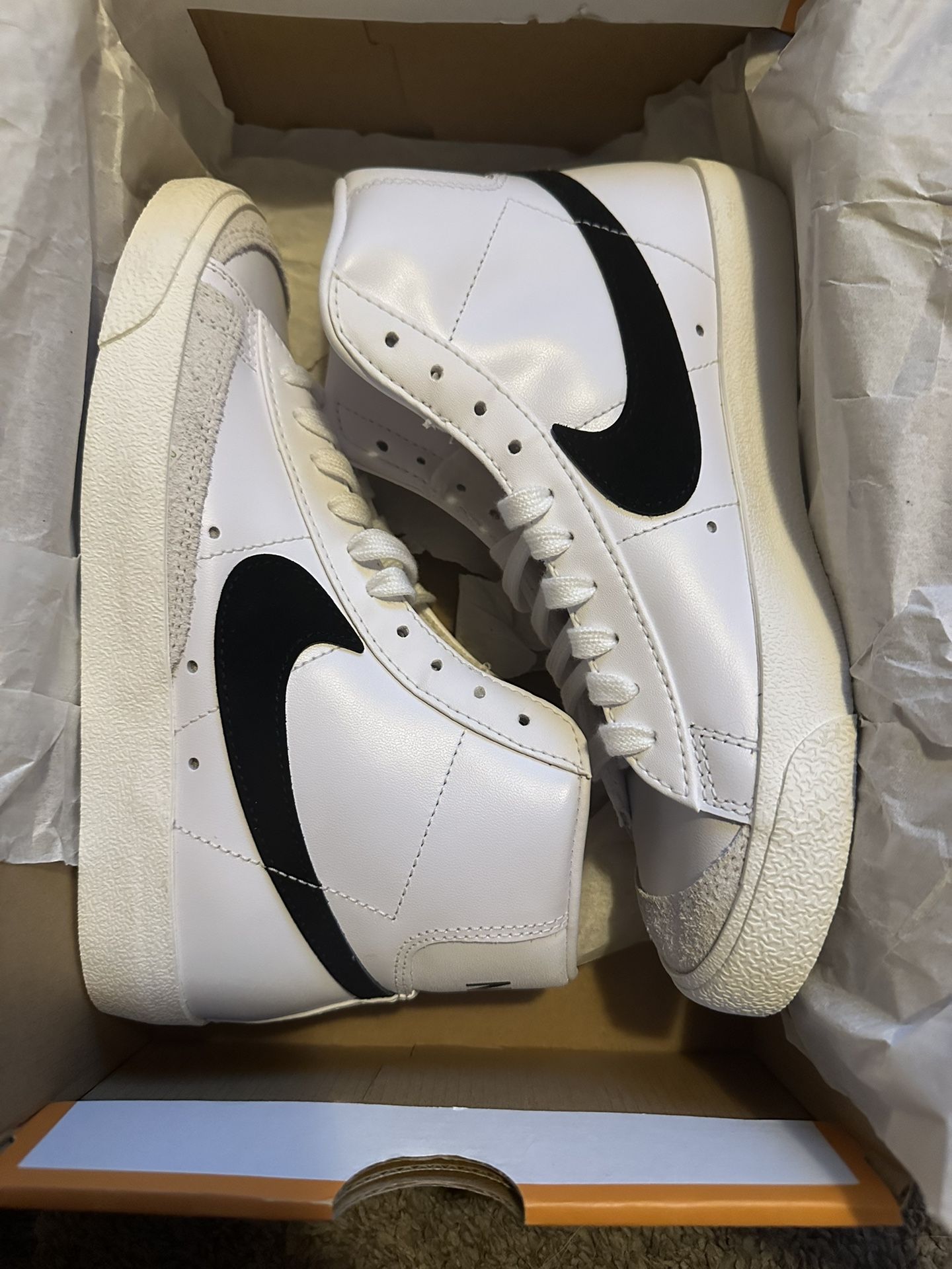 Nike Blazer Mid Shoes (New)