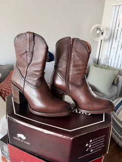 Woman boots