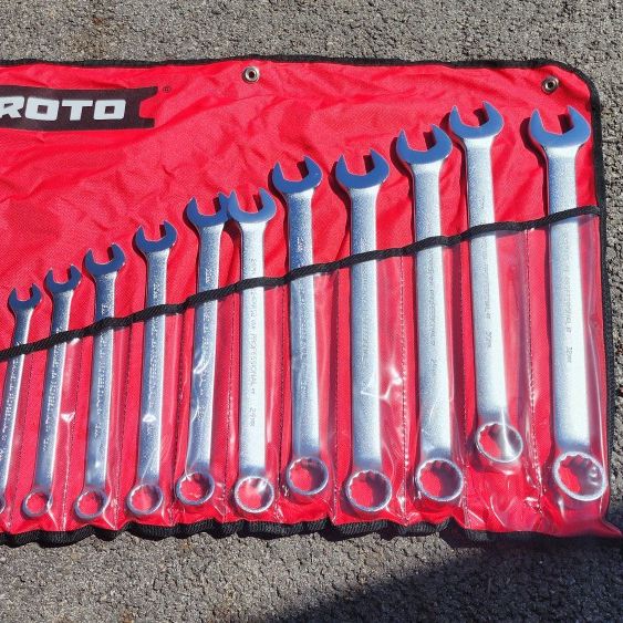 PROTO Combination Wrench Set: Alloy Steel, Satin, 15 Tools, 7 mm to 32 mm Range of Head Sizes

