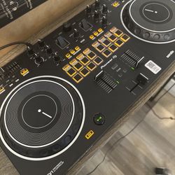 PIONEER DDJ-REV1 DJ CONTROLLER