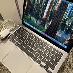 2020 MacBook Air 13.3-inch Retina Display i3 Processor 8gb Ram 256gb Ssd With Box And Charger - Works Great 