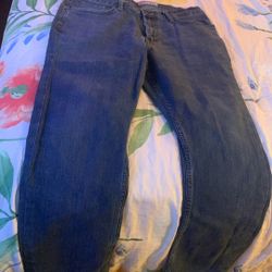 1 Denizen From Levi’s 34/30 , 1 Wrangler 32/32