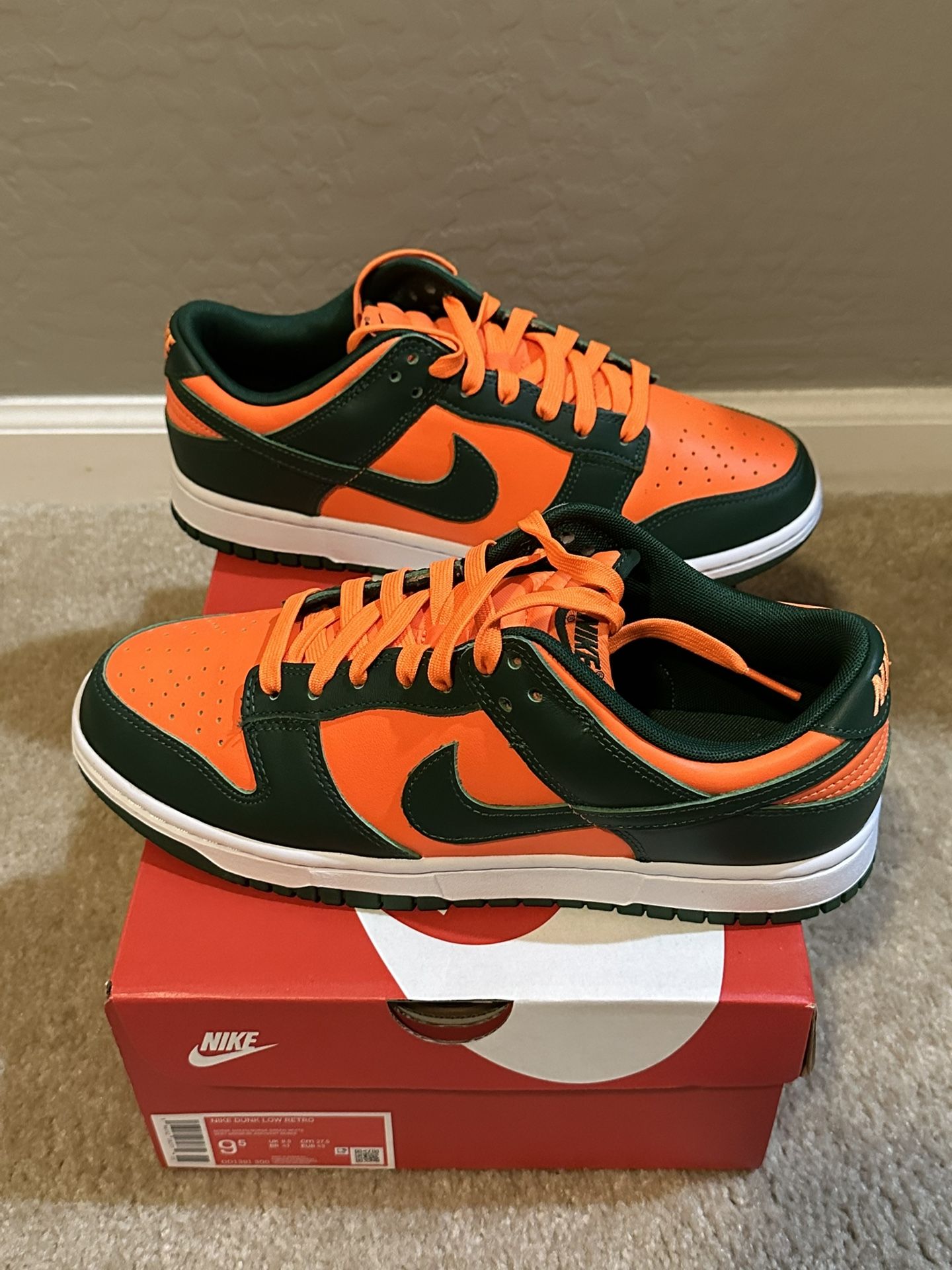 Brand New Nike Miami Hurricanes Dunk Low Men’s Size 9.5