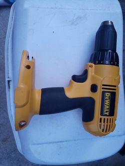 Delwalt drill now battery works great.