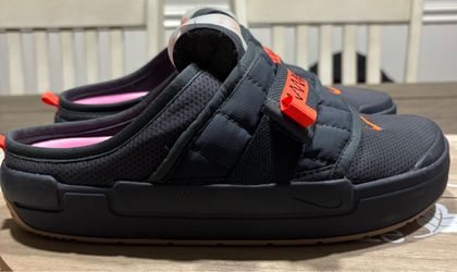 Nike Offline Men’s Sz: 9.5, Women’s Sz: 11