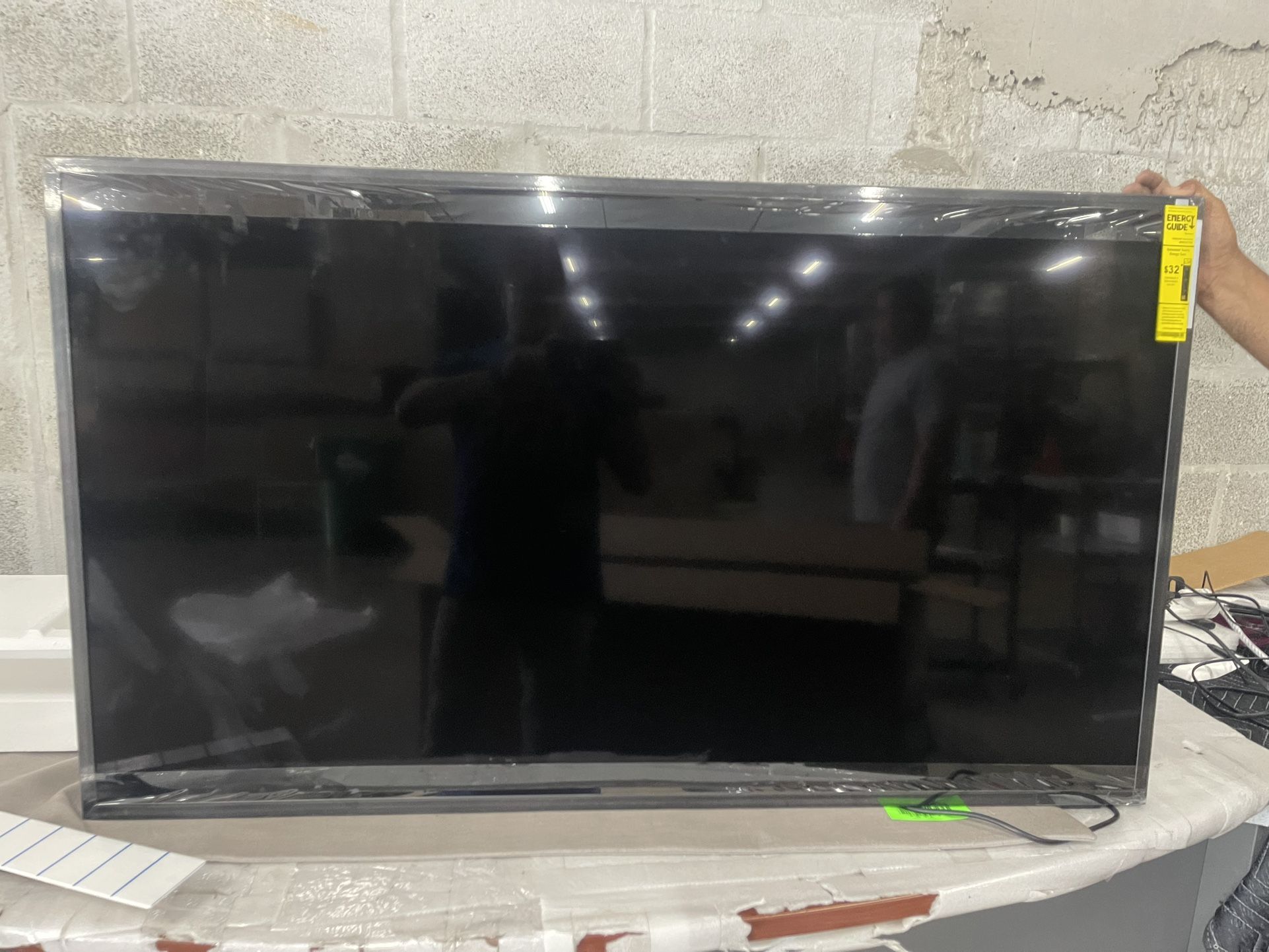 Samsung Terrace TV 55” QLED Open Box Like New