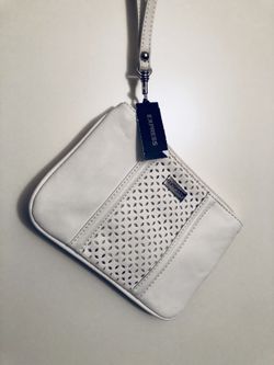 Express - white small wristlet