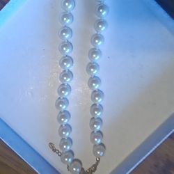 Vintage Pearls Necklaces 