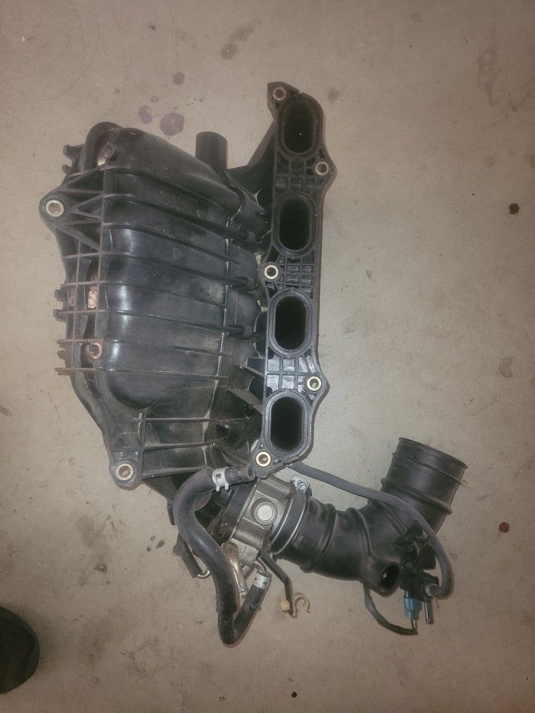 2002-2009 Toyota Camry 2.4l Intake Manifold