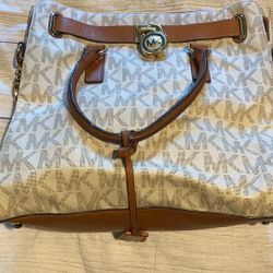 Michael Kors Hamilton Tote & Wallet 