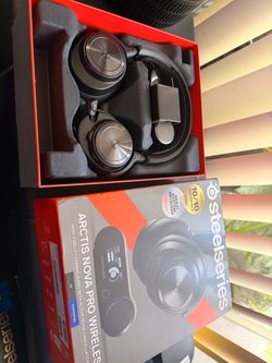 Arctis Nova Pro Wireless with box all accessories