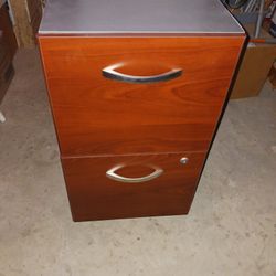 Semi New 2 Drawere 2 drawer Cabinet With Key And Rolling Casters $150