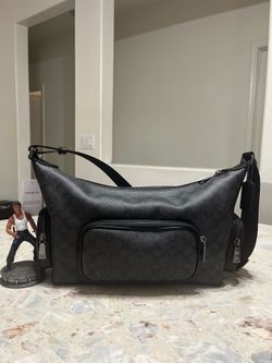 NWT Coach Finn Crossbody Bag With Pockets In Signature Canvas