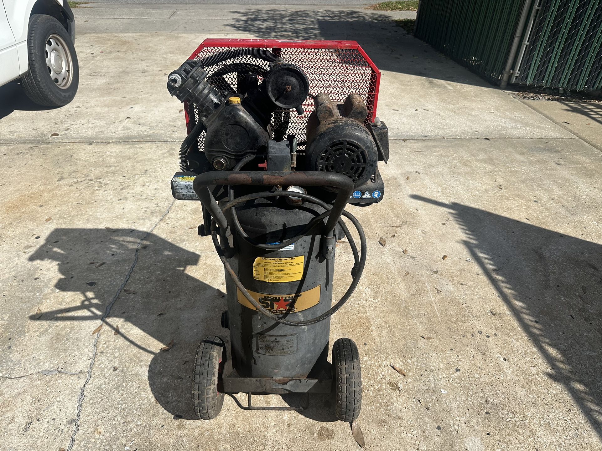 Northern Star 20 Gallon Air Compressor