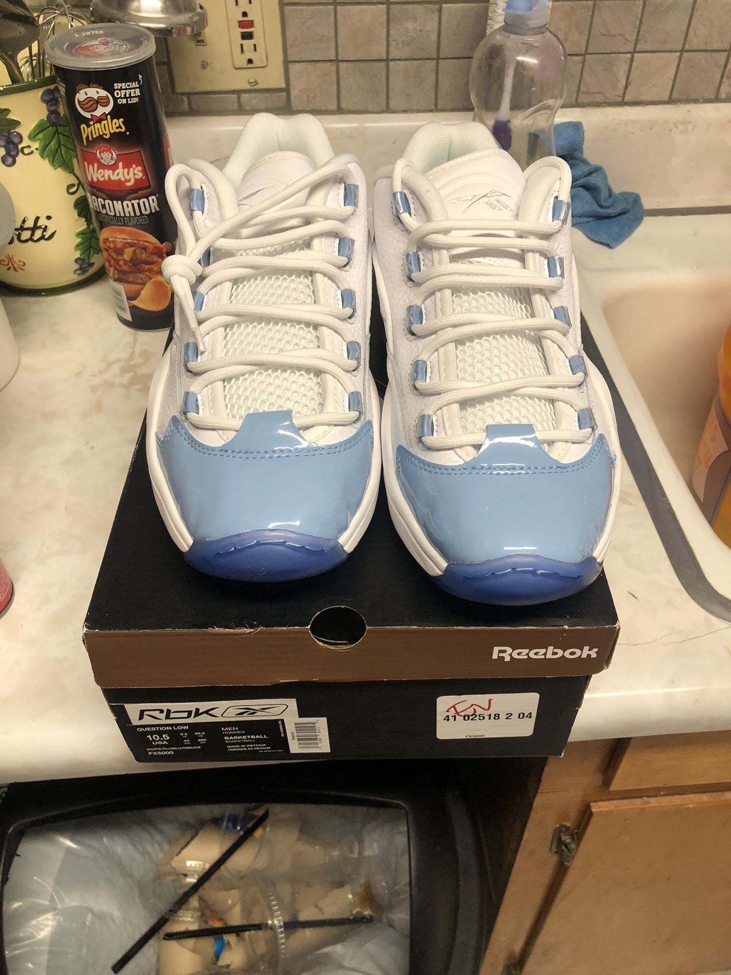 Allen iverson Reebok Question Low UNC colorway size (Sz) 10.5