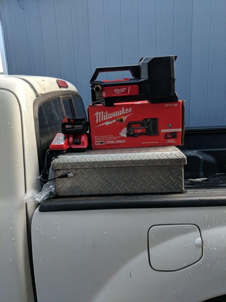 Vonva De Agua Milwaukee 18v 1 pila 5 Y Cargador