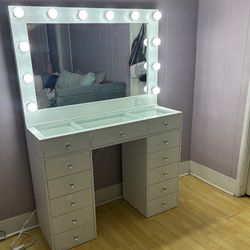 Hollywood Style Makeup Vainty With Glass Top